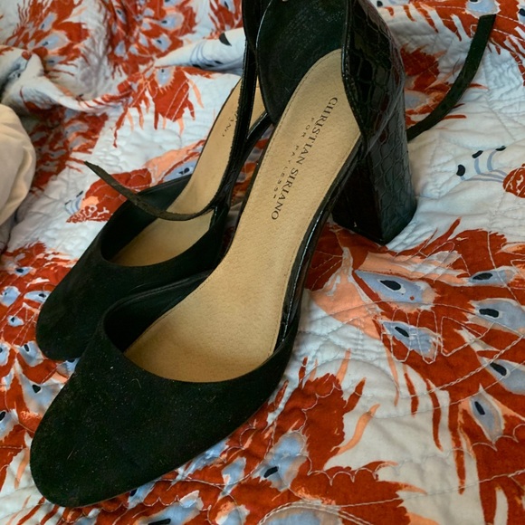 Ankle strap felt and pleather rounded toe pumps - Picture 2 of 5